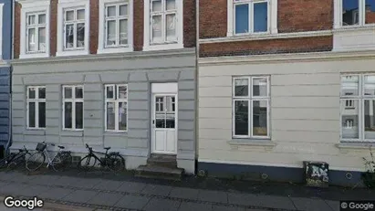 Boligudlejningsejendomme til salg i Århus C - Foto fra Google Street View Boligudlejningsejendomme til salg i Århus C - Foto fra Google Street View