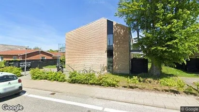 Boligudlejningsejendomme til salg i Aalborg SØ - Foto fra Google Street View Boligudlejningsejendomme til salg i Aalborg SØ - Foto fra Google Street View